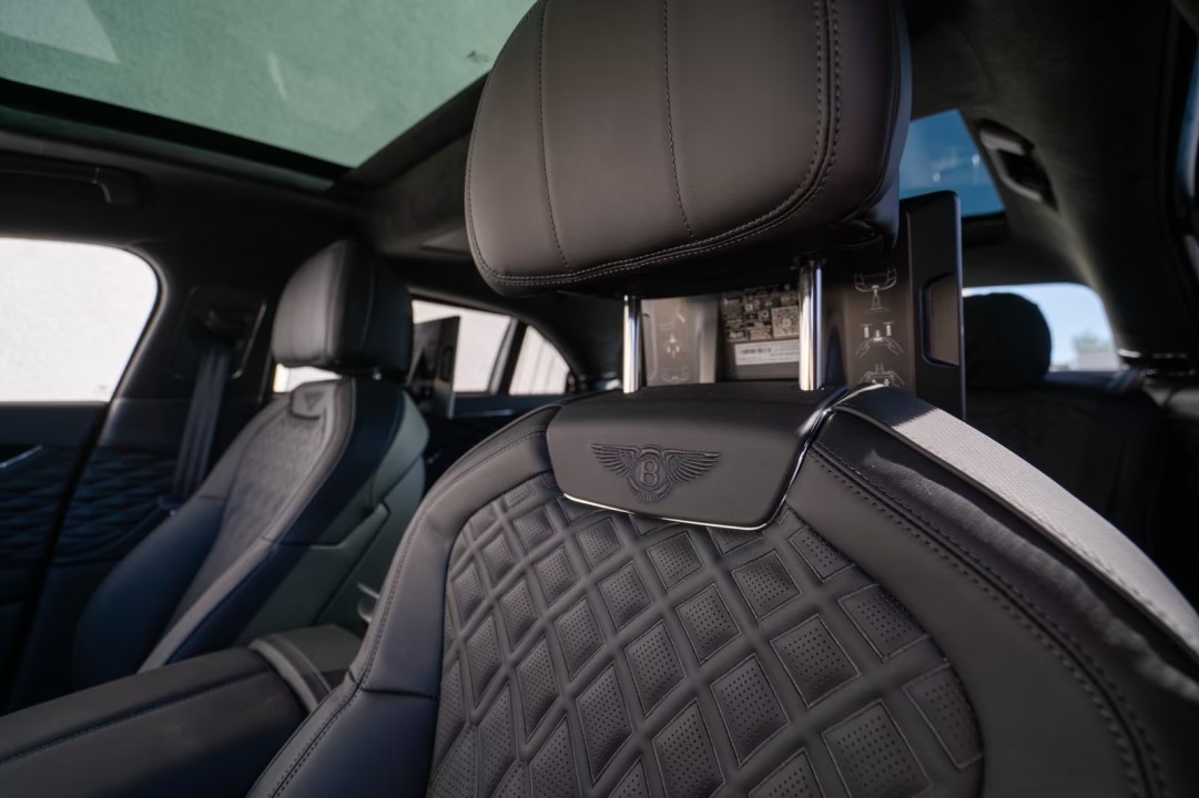 Bentley Flying Spur Azure V8 - foto 19