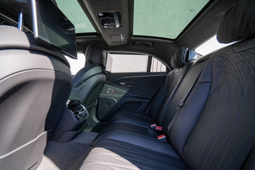 Bentley Flying Spur Azure V8 - foto 9