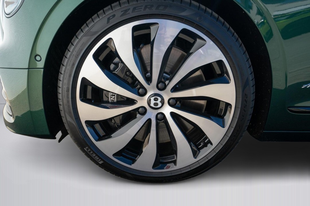 Bentley Flying Spur Azure V8 - foto 29
