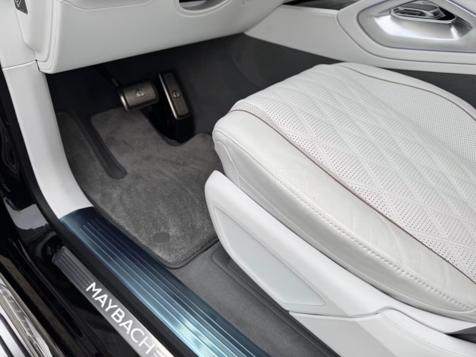 Mercedes-Benz GLS Maybach 600 - foto 35