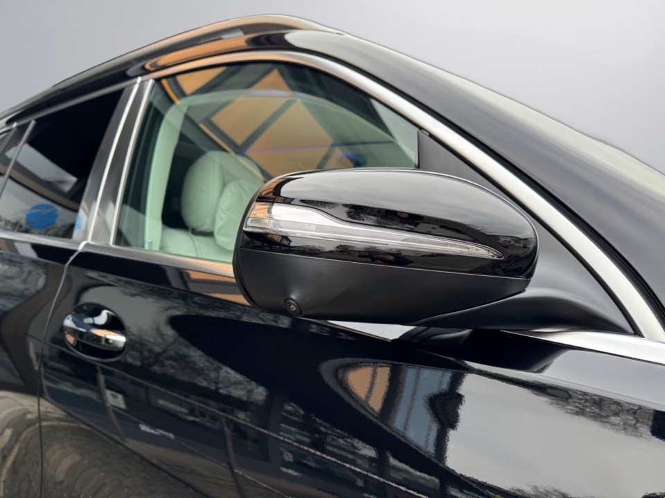Mercedes-Benz GLS Maybach 600 - foto 40