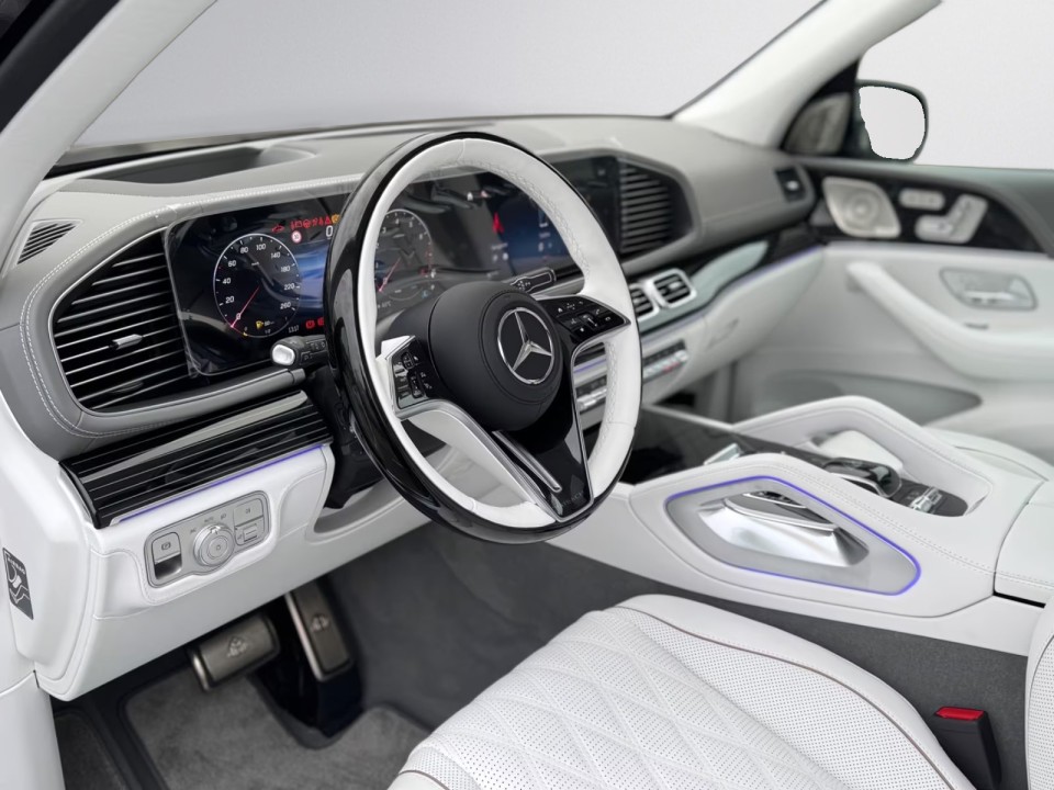 Mercedes-Benz GLS Maybach 600 - foto 11