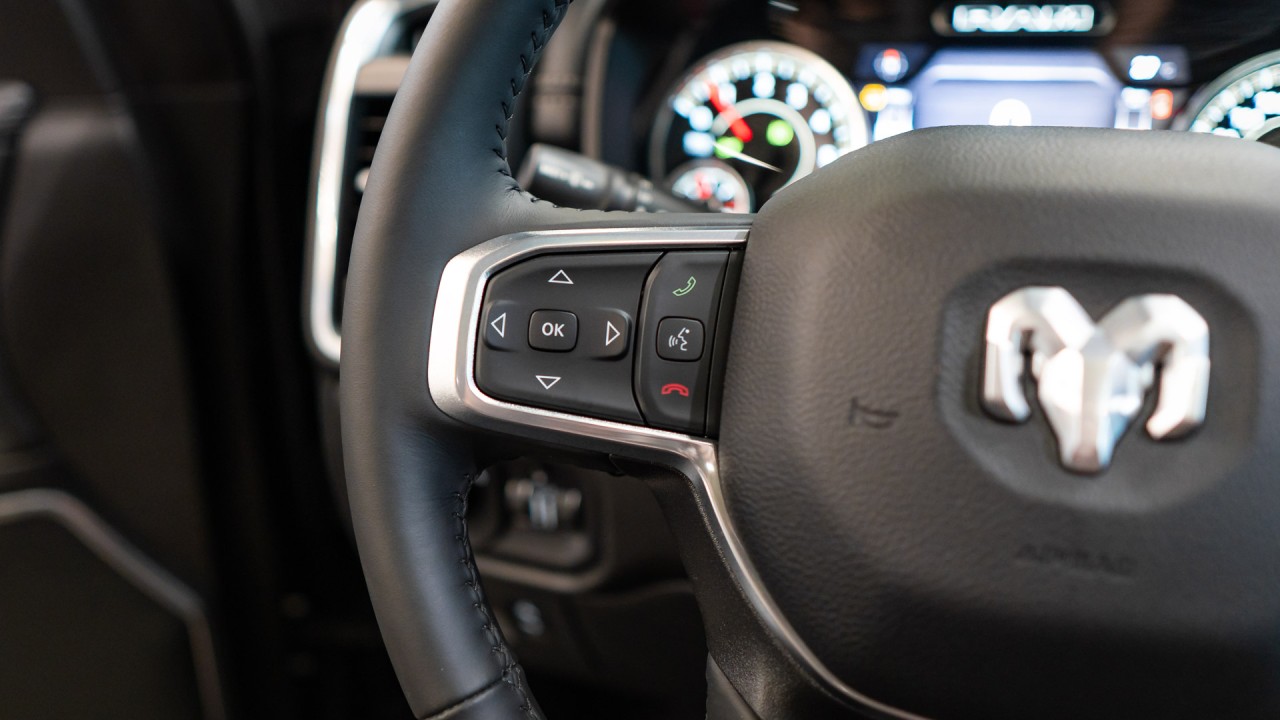 Dodge RAM 1500 Laramie Sport - foto 13