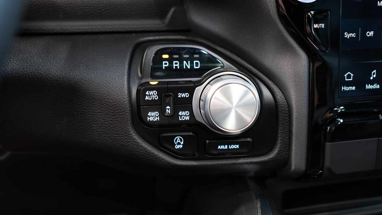 Dodge RAM 1500 Laramie Sport - foto 20