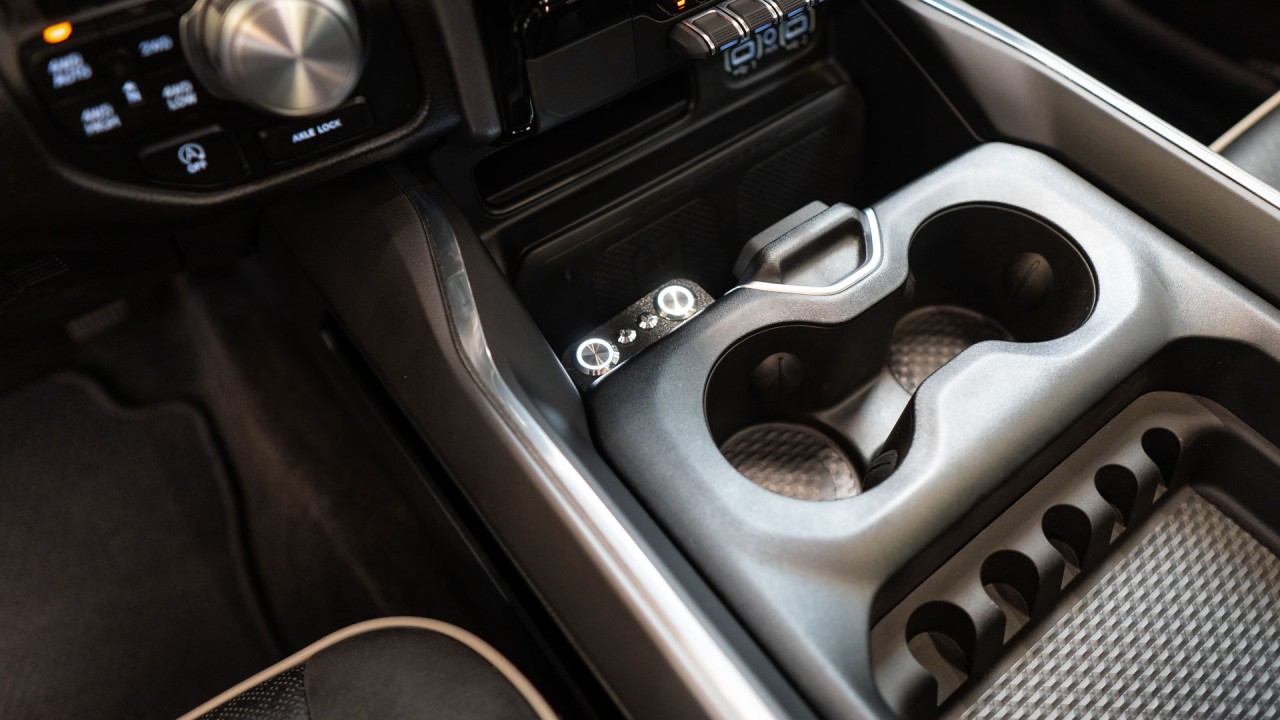 Dodge RAM 1500 Laramie Sport - foto 15