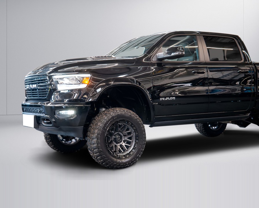 Dodge RAM 1500 Laramie Sport - foto 36
