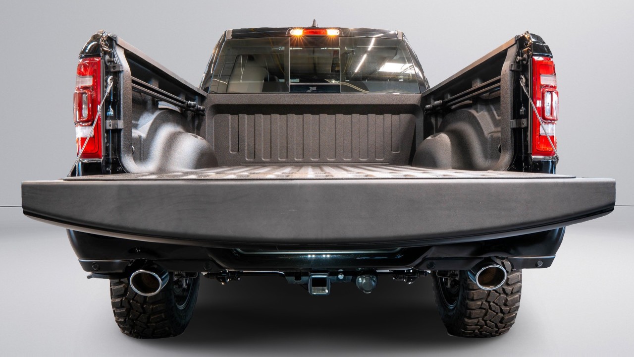 Dodge RAM 1500 Laramie Sport - foto 29