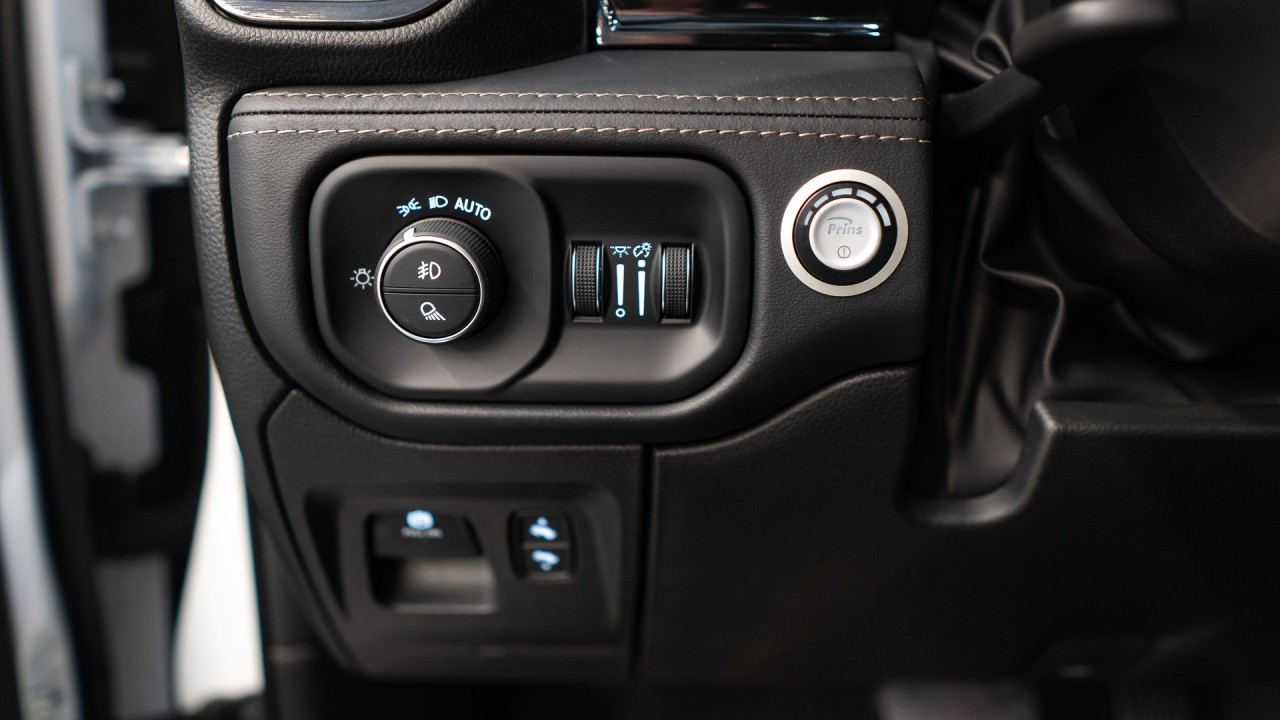 Dodge RAM 1500 Limited - foto 18