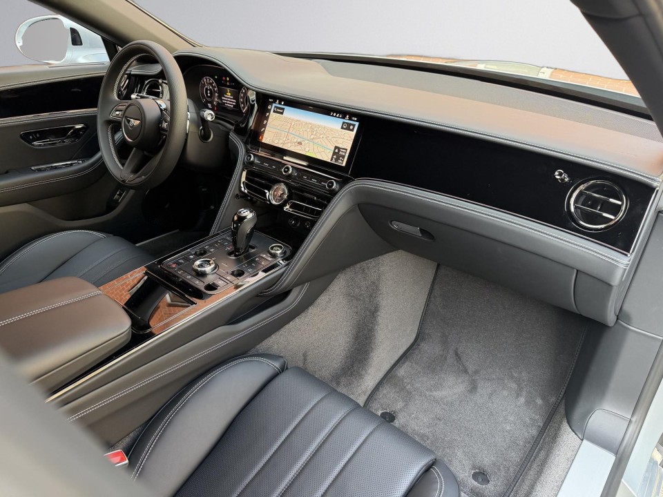 Bentley Flying Spur V8 Hybrid - foto 12