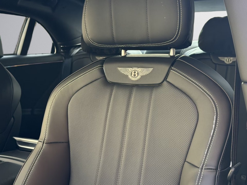 Bentley Flying Spur V8 Hybrid - foto 20