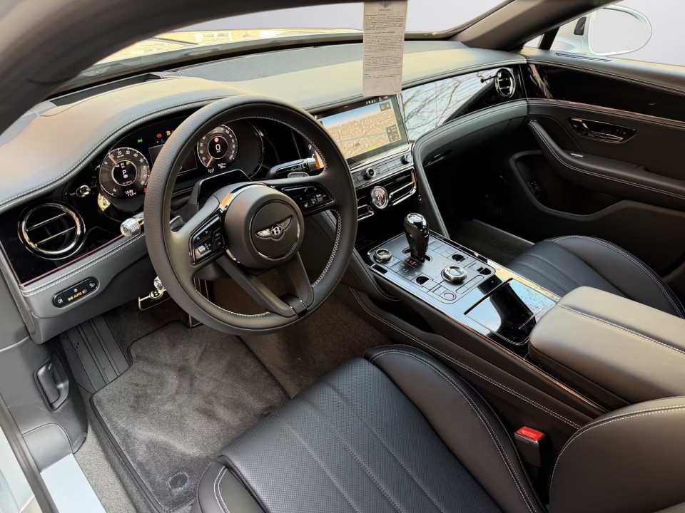 Bentley Flying Spur V8 Hybrid - foto 8