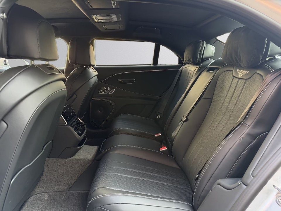 Bentley Flying Spur V8 Hybrid - foto 11