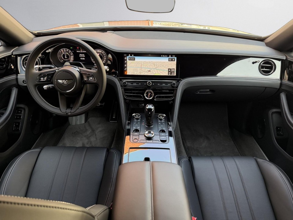 Bentley Flying Spur V8 Hybrid - foto 13