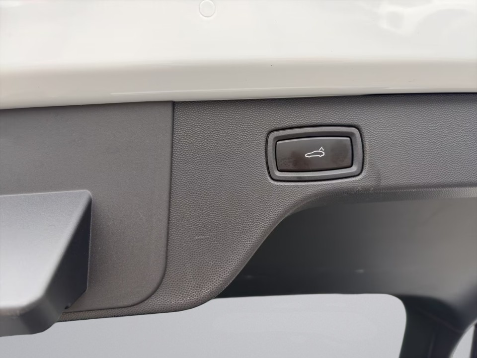 Porsche Macan - foto 22