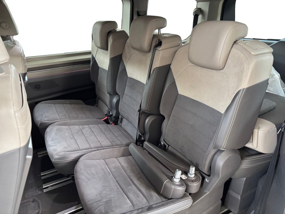 Volkswagen Multivan - foto 9