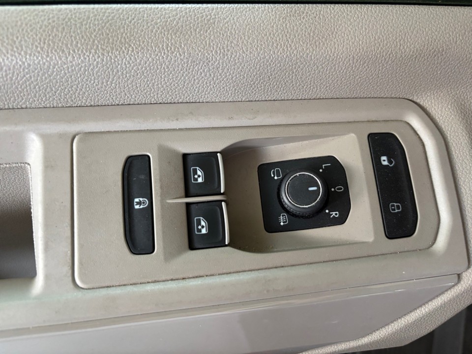 Volkswagen Multivan - foto 10