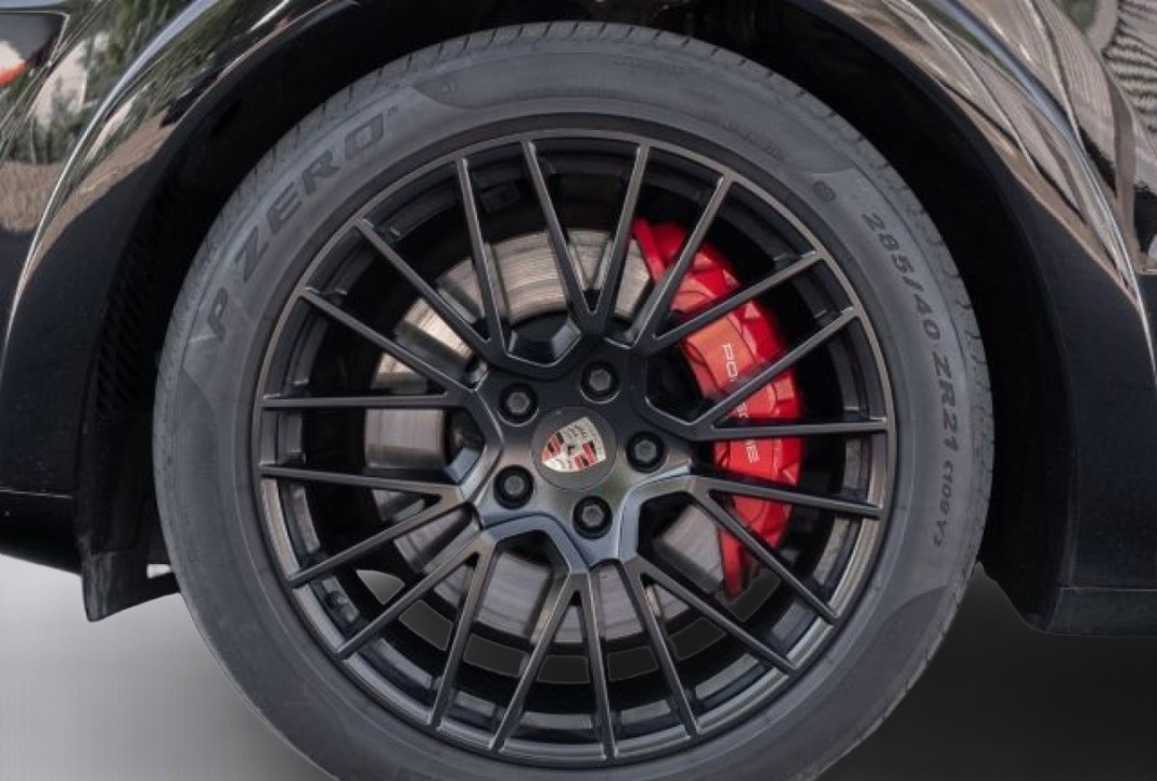 Porsche Cayenne Coupe GTS - foto 17