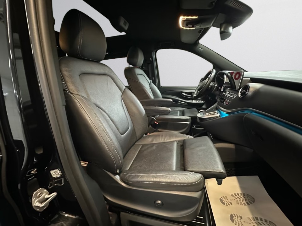 Mercedes-Benz V 300d AMG - foto 19