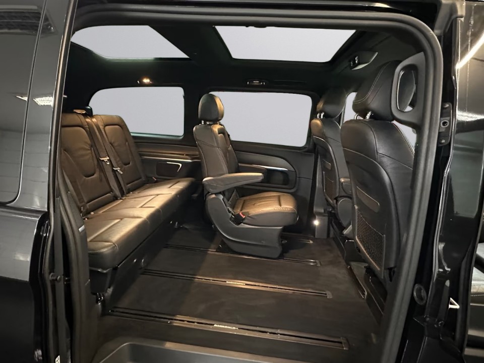 Mercedes-Benz V 300d AMG - foto 30