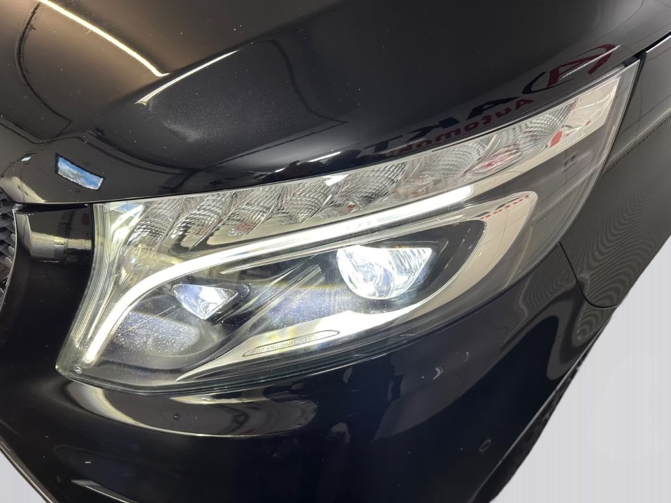 Mercedes-Benz V 300d AMG - foto 43