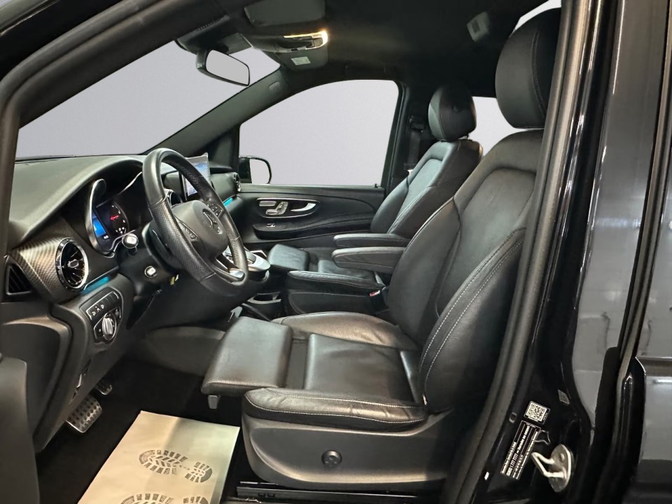 Mercedes-Benz V 300d AMG - foto 16