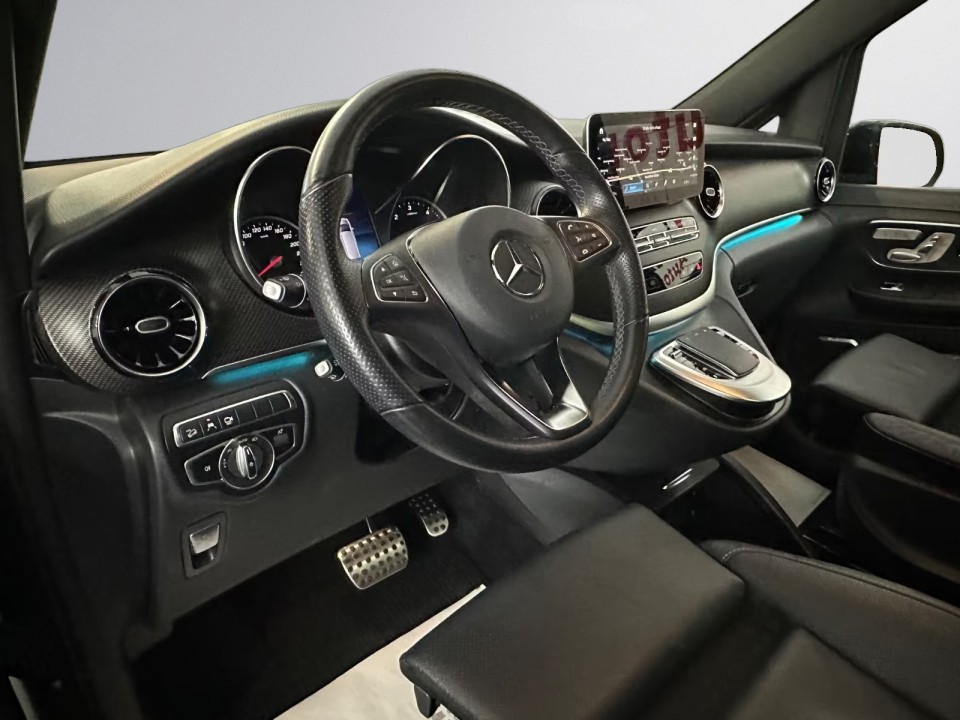 Mercedes-Benz V 300d AMG - foto 14
