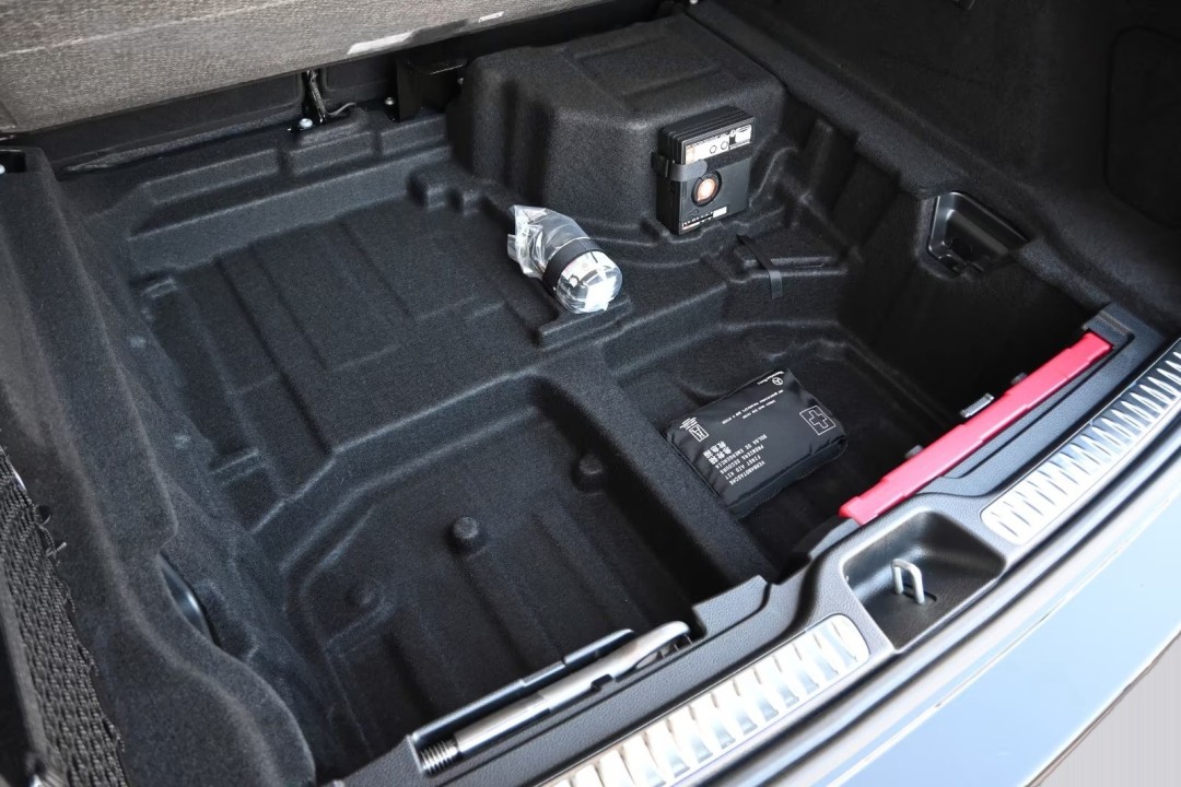 Mercedes-Benz GLC 300 4MATIC AMG - foto 34