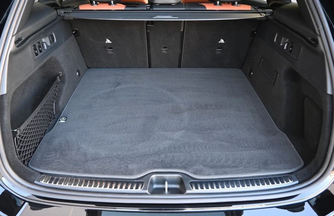 Mercedes-Benz GLC 300 4MATIC AMG - foto 36