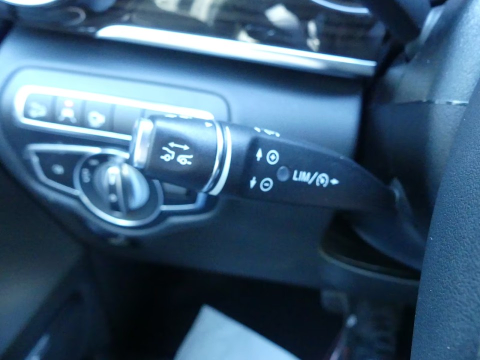 Mercedes-Benz V 300d 4MATIC - foto 13