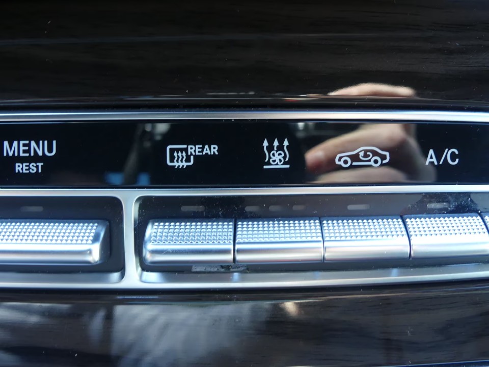 Mercedes-Benz V 300d 4MATIC - foto 16
