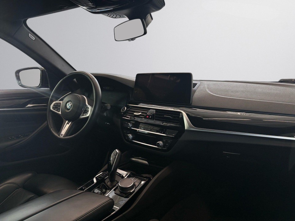 BMW Seria 5 540i xDrive - foto 8