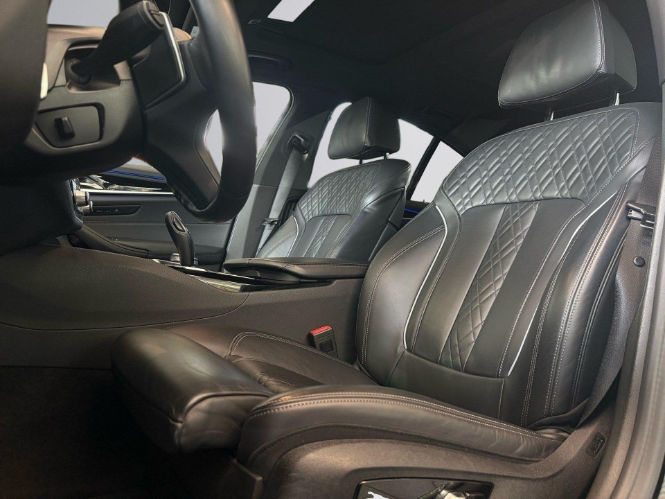 BMW Seria 5 540i xDrive - foto 9