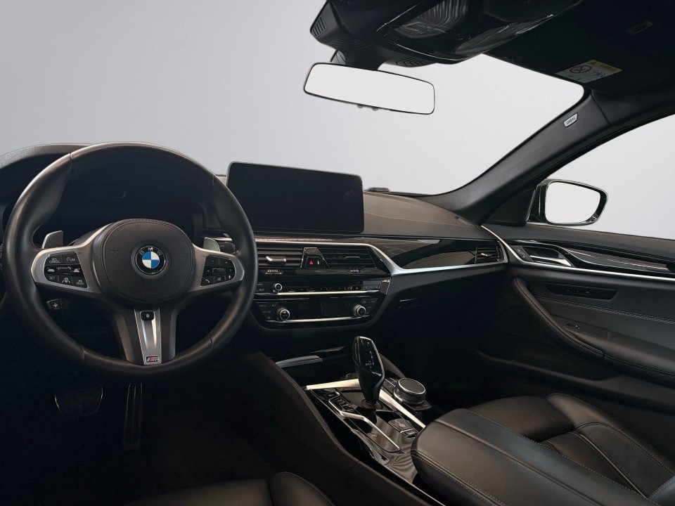 BMW Seria 5 540i xDrive (5)