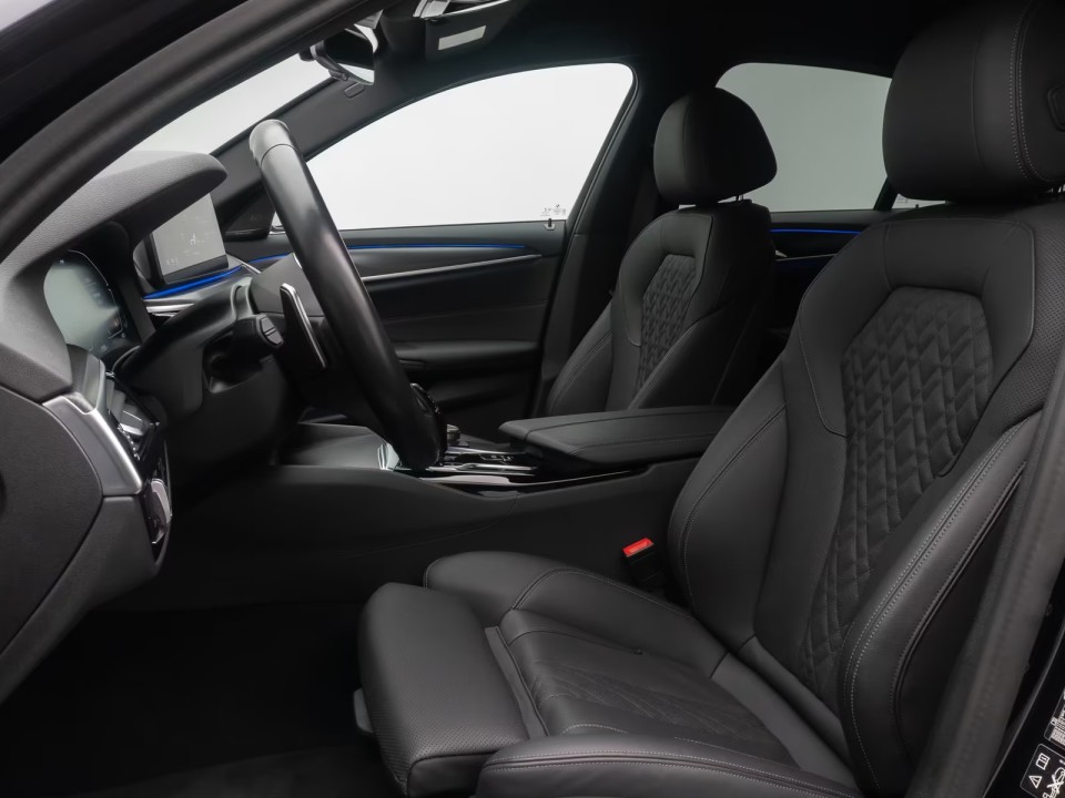 BMW Seria 5 540i xDrive M-Sport - foto 13