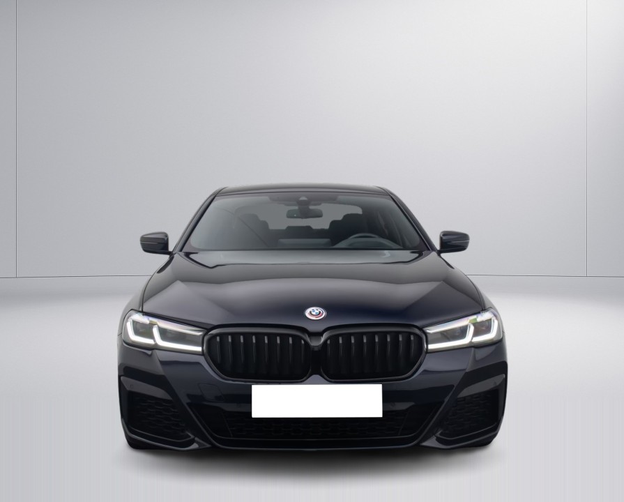 BMW Seria 5 540i xDrive M-Sport (2)