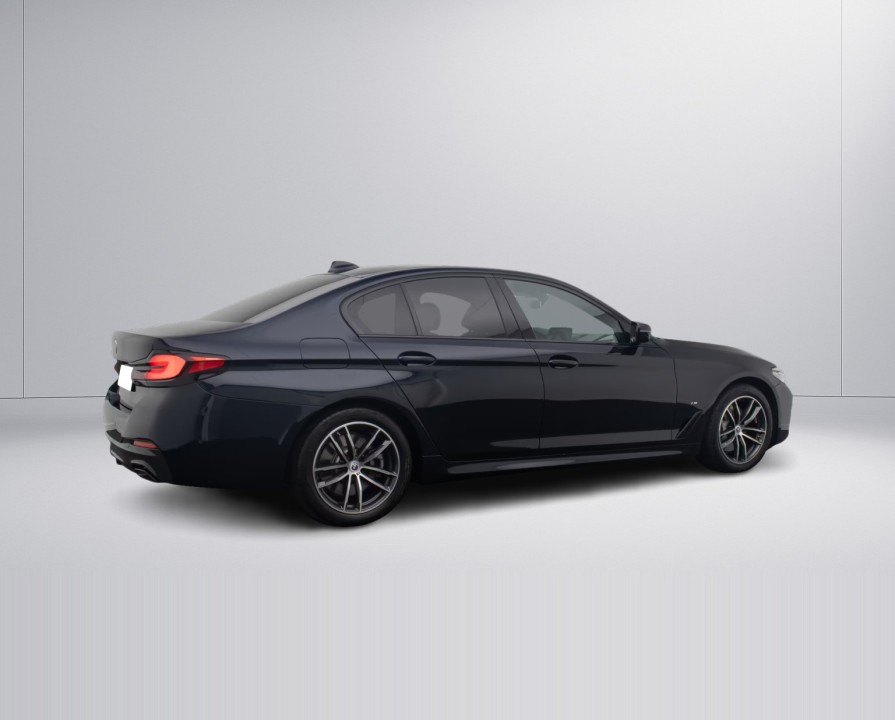 BMW Seria 5 540i xDrive M-Sport (5)