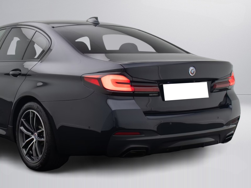 BMW Seria 5 540i xDrive M-Sport - foto 38