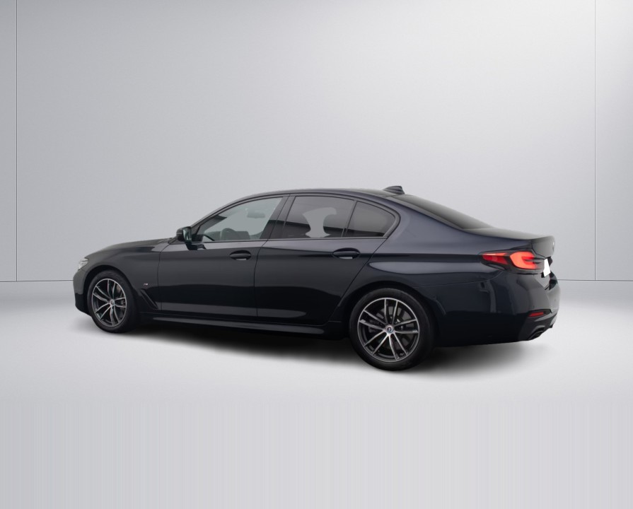 BMW Seria 5 540i xDrive M-Sport - foto 8