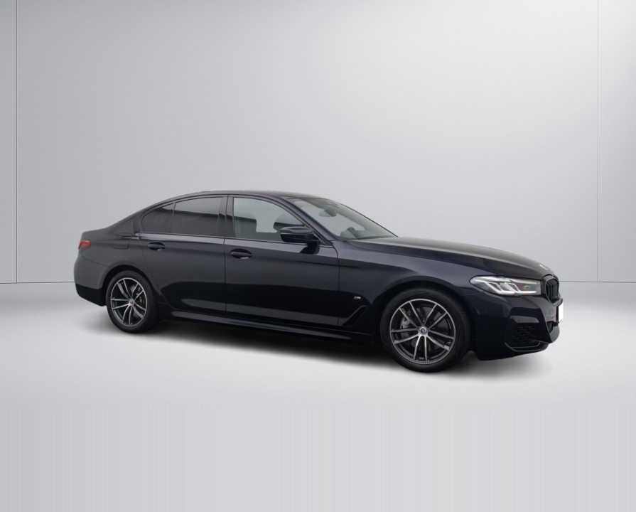BMW Seria 5 540i xDrive M-Sport (3)