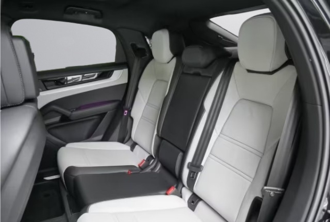 Porsche Cayenne Coupe E-Hybrid - foto 21