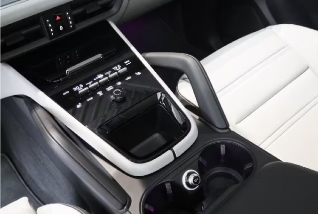 Porsche Cayenne Coupe E-Hybrid - foto 16