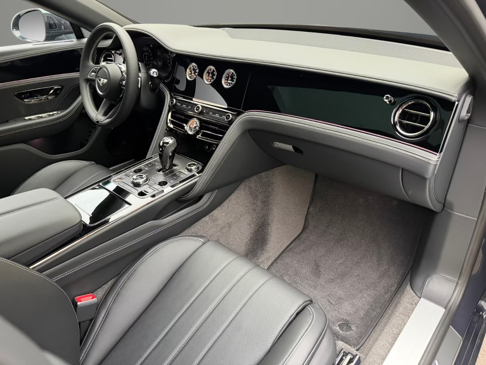 Bentley Flying Spur V8 Hybrid - foto 17