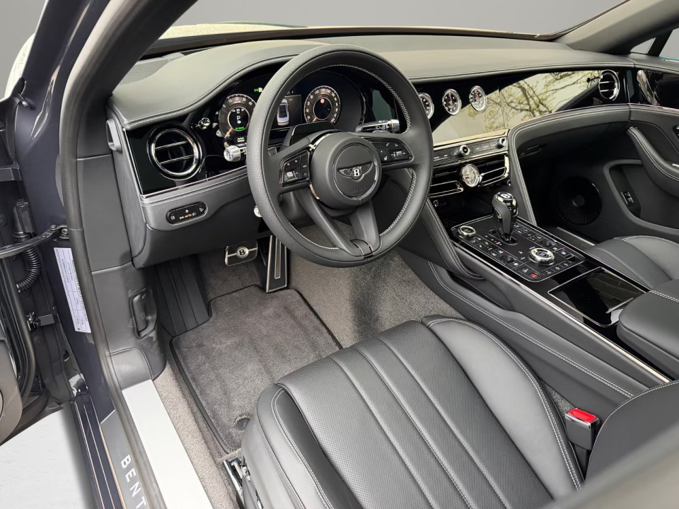 Bentley Flying Spur V8 Hybrid - foto 20
