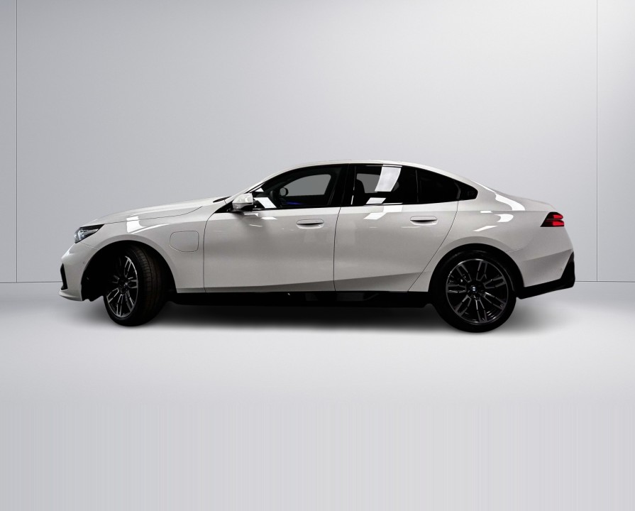 BMW Seria 5 550e xDrive (3)