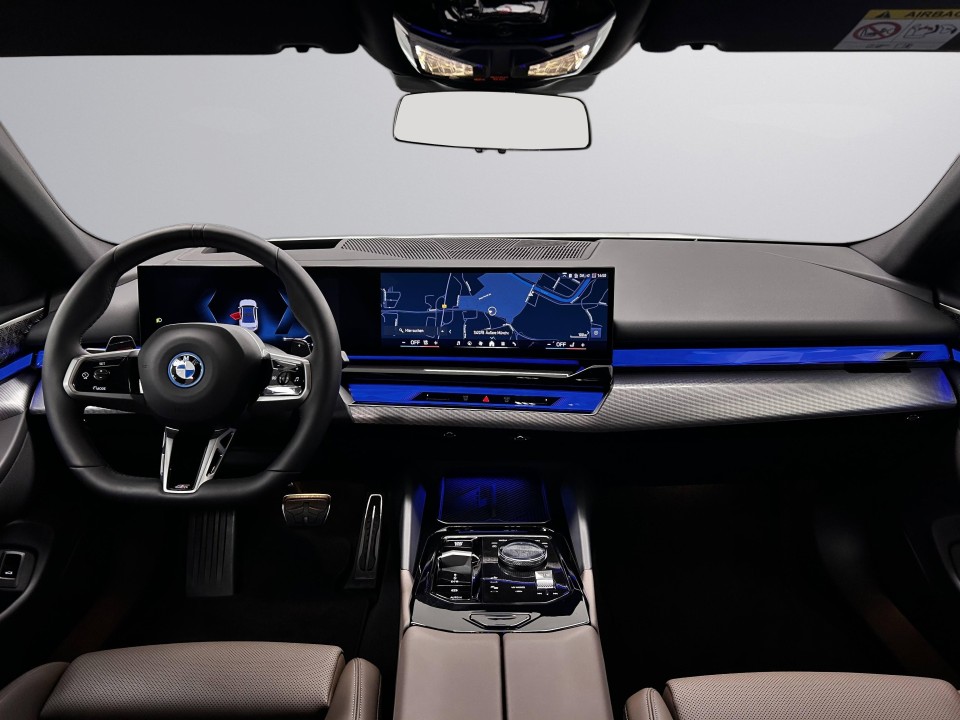 BMW Seria 5 550e xDrive - foto 9