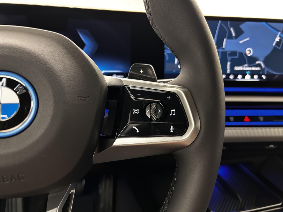 BMW Seria 5 550e xDrive - foto 15