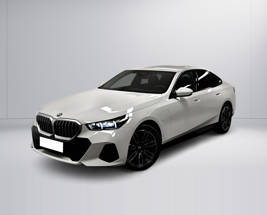 BMW Seria 5 550e xDrive (2)