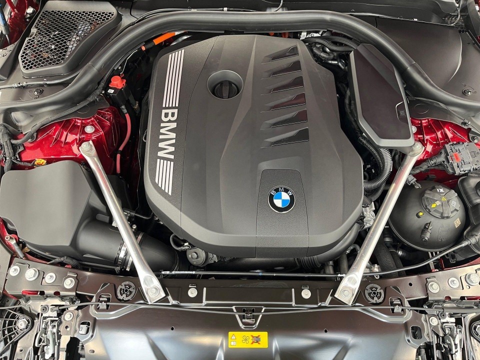 BMW Seria 5 550e xDrive M-Sport - foto 10