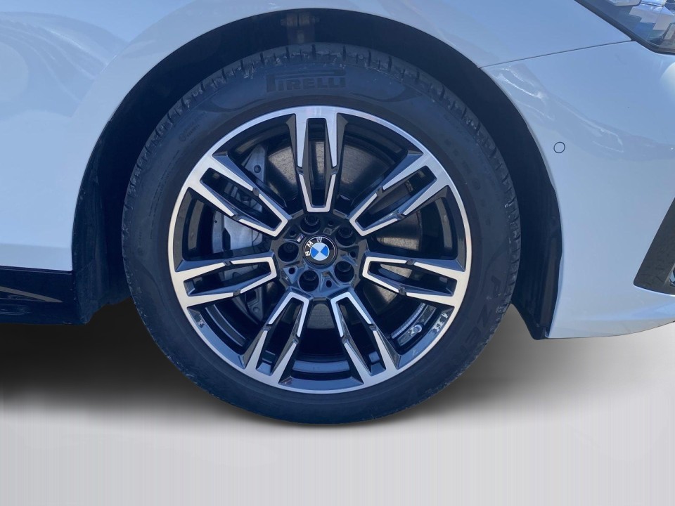 BMW Seria 5 550e xDrive M-Sport - foto 15