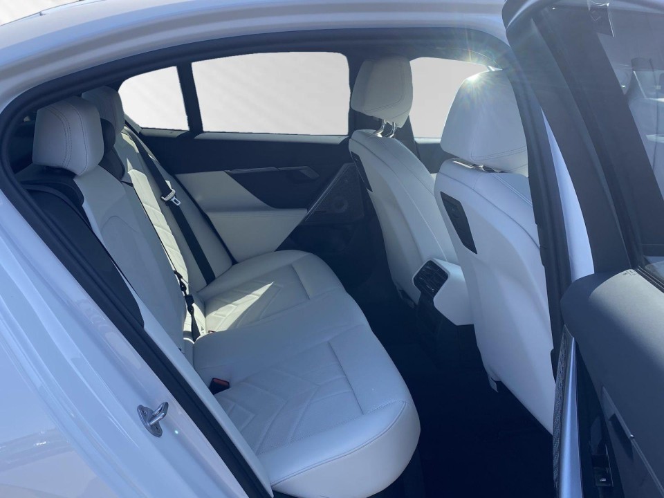 BMW Seria 5 550e xDrive M-Sport - foto 7